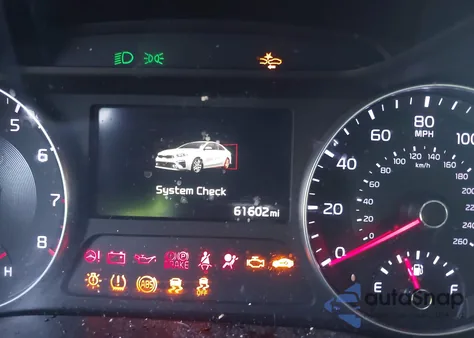 2019 Kia Forte Ex z USA, uszkodzony, nr VIN 3KPF54AD5KE084315